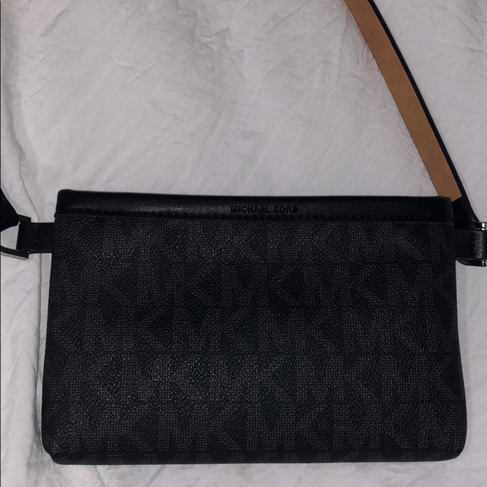 Micheal kors adjustable belt bag